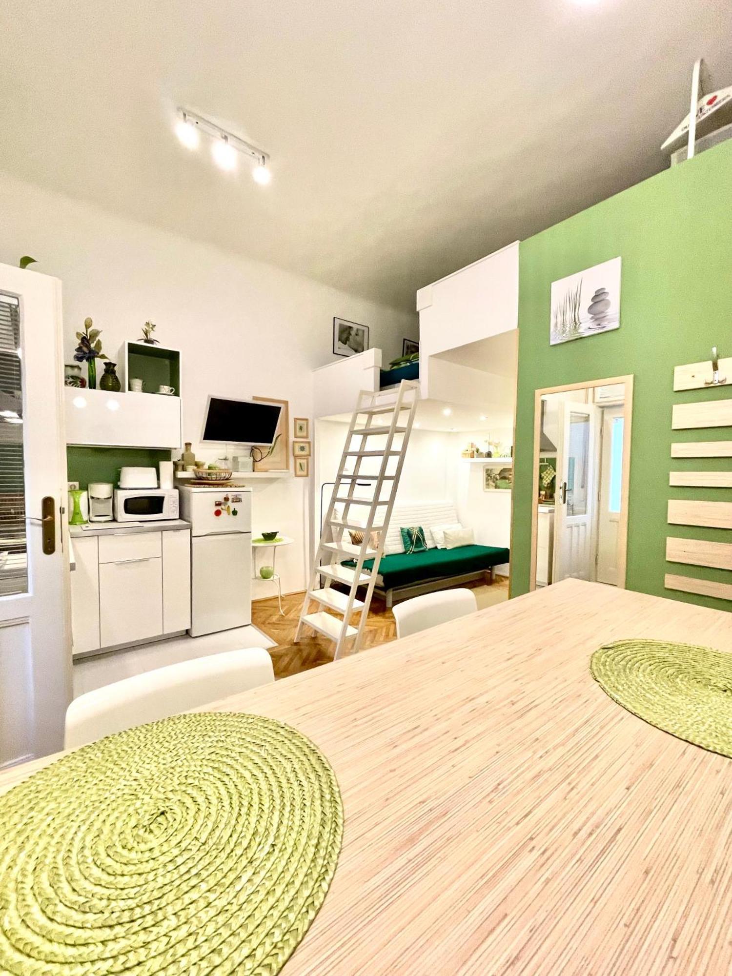 Green Pearl Apartment At St Stephen' S Basilica Budapest Bagian luar foto