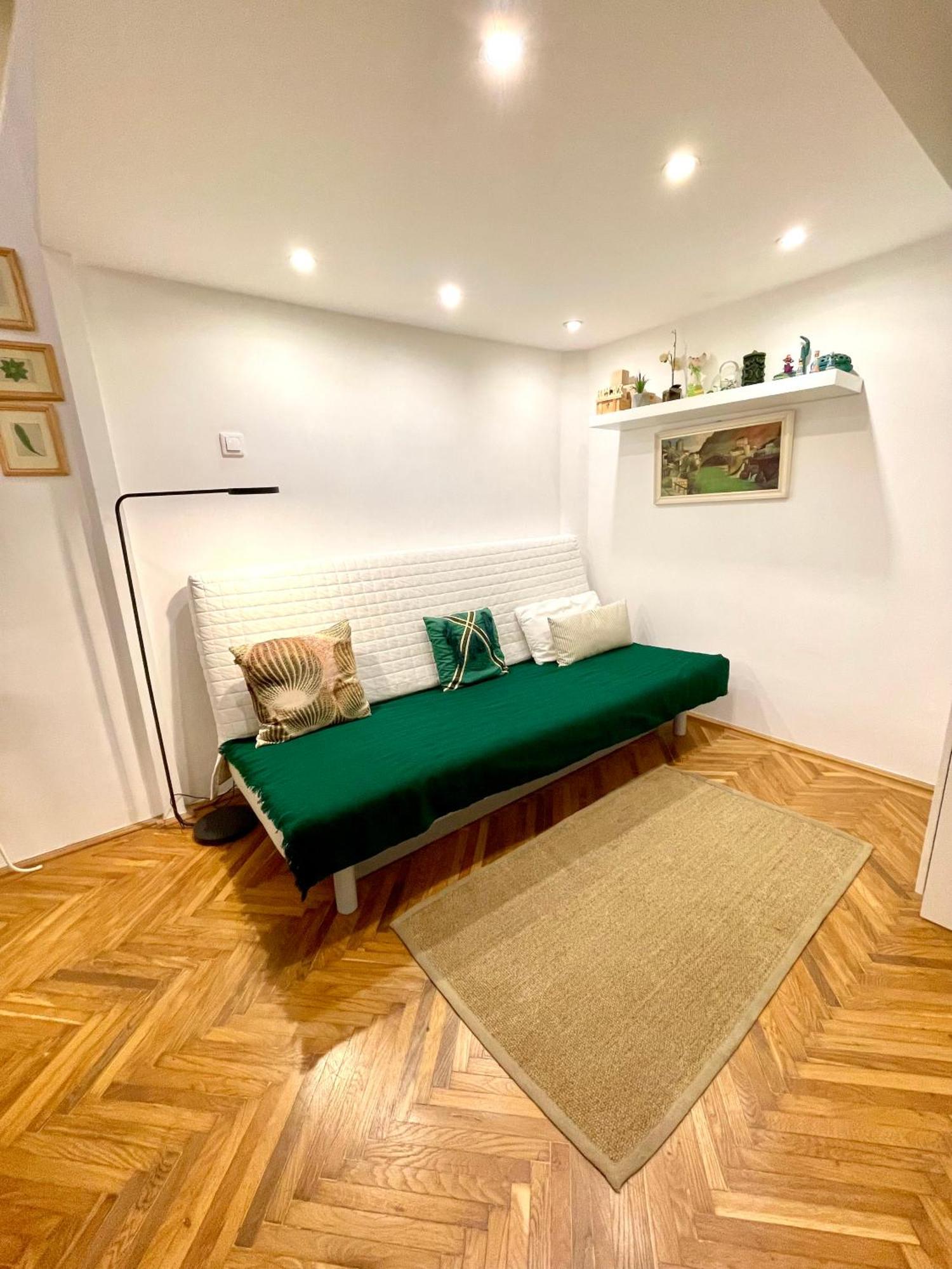 Green Pearl Apartment At St Stephen' S Basilica Budapest Bagian luar foto